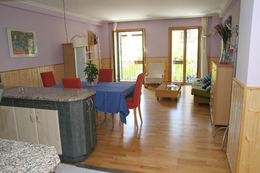 Apartamentos Gebala Estella Rum bild